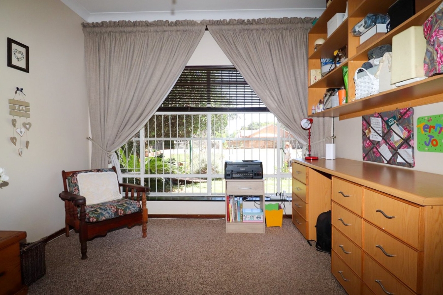 3 Bedroom Property for Sale in Flamwood North West